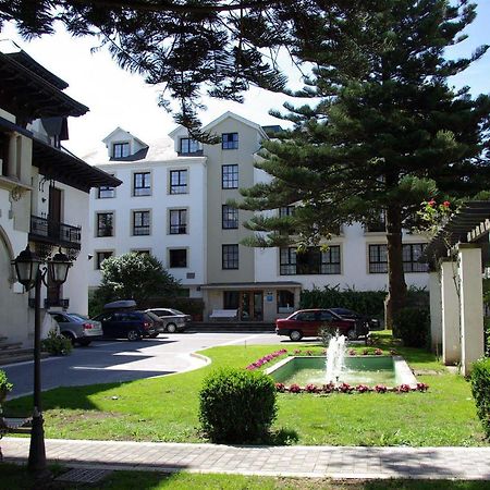 Hotel Y Apartamentos Arias Навия Экстерьер фото