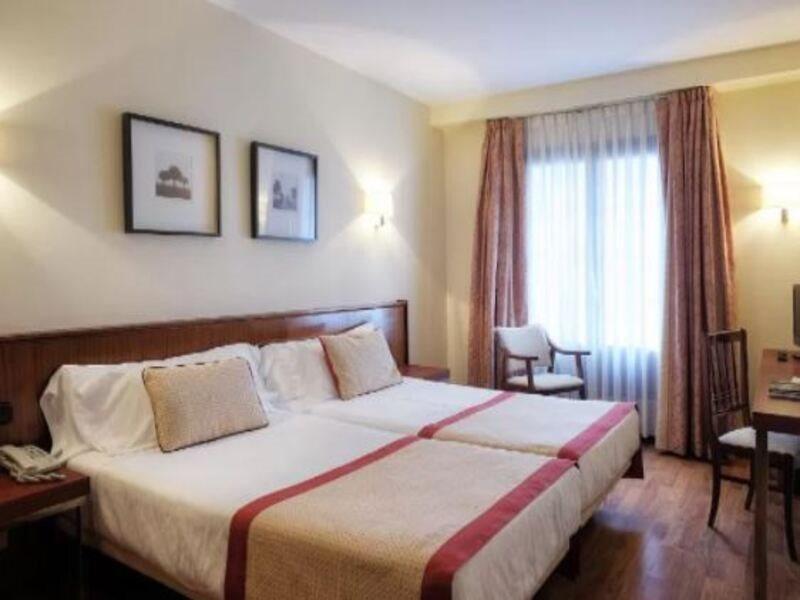 Hotel Y Apartamentos Arias Навия Экстерьер фото