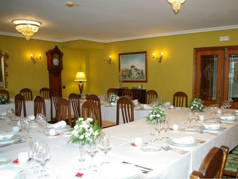 Hotel Y Apartamentos Arias Навия Экстерьер фото