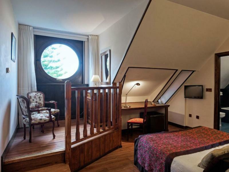 Hotel Y Apartamentos Arias Навия Экстерьер фото