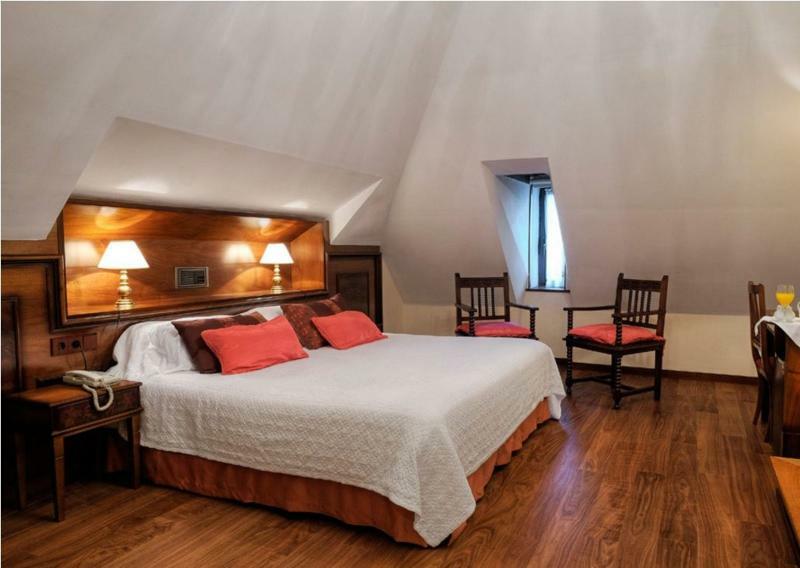 Hotel Y Apartamentos Arias Навия Экстерьер фото