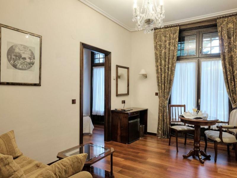 Hotel Y Apartamentos Arias Навия Экстерьер фото