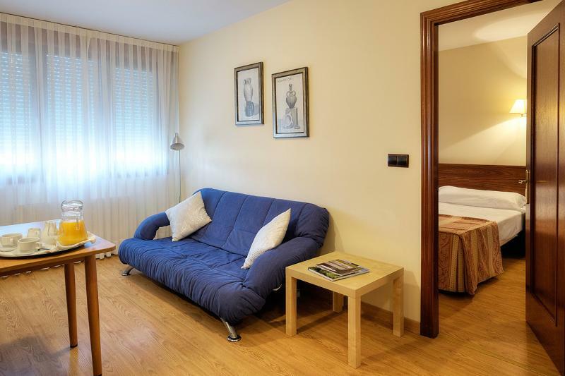 Hotel Y Apartamentos Arias Навия Экстерьер фото