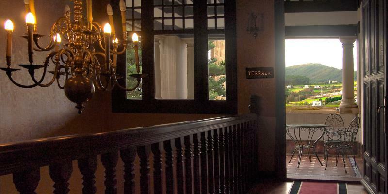 Hotel Y Apartamentos Arias Навия Экстерьер фото